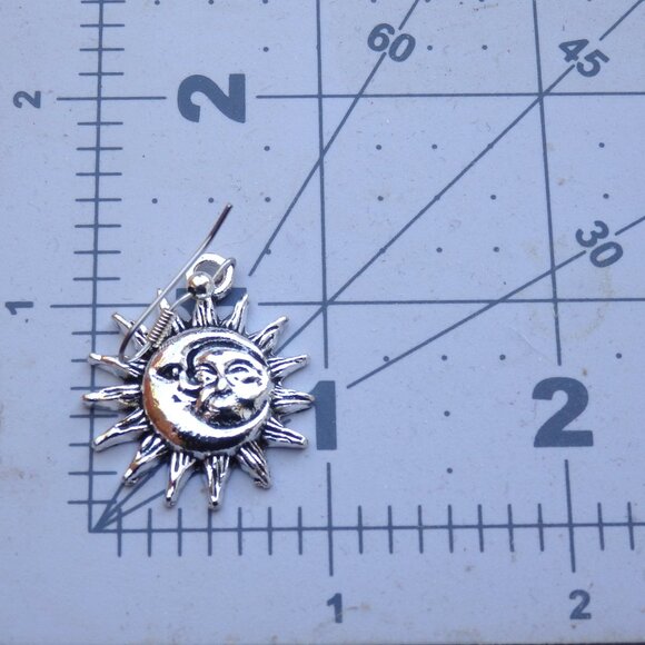 Sun Moon Earrings 4101 - Picture 5 of 6